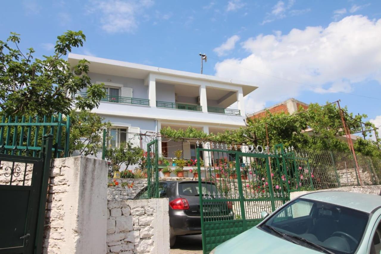 סרנדה Meto Rooms מראה חיצוני תמונה