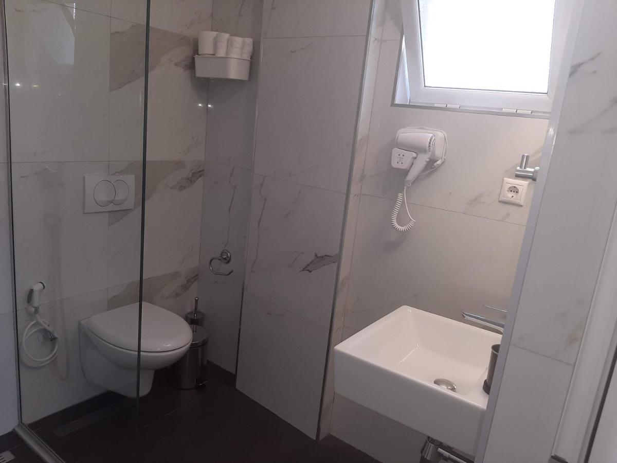סרנדה Meto Rooms מראה חיצוני תמונה