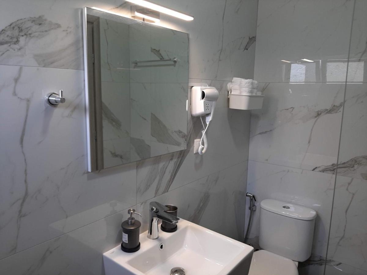 סרנדה Meto Rooms מראה חיצוני תמונה